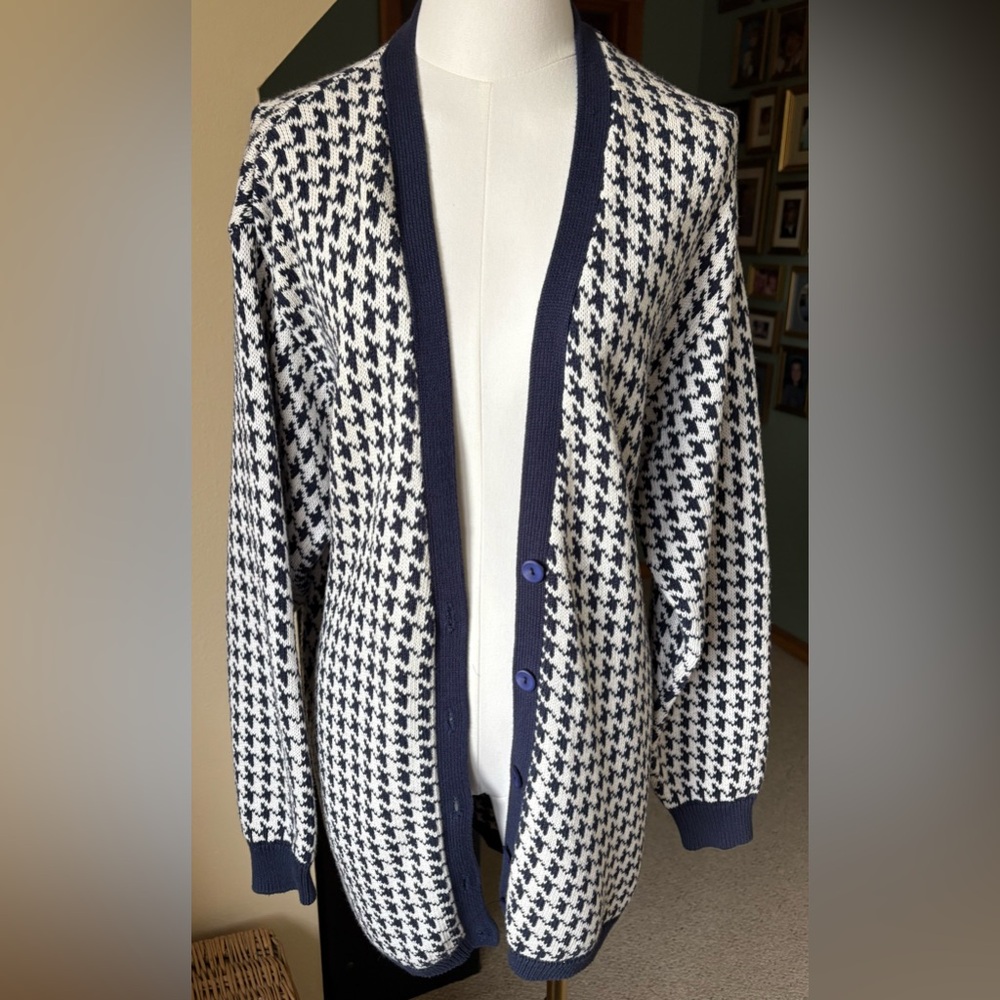 Lizsport Vintage Navy & White Oversized Houndstooth Knit Cardigan in 100% Cotton - Picture 3 of 12